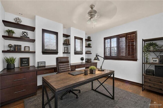 Building Photo - 3101 Santa Rita St