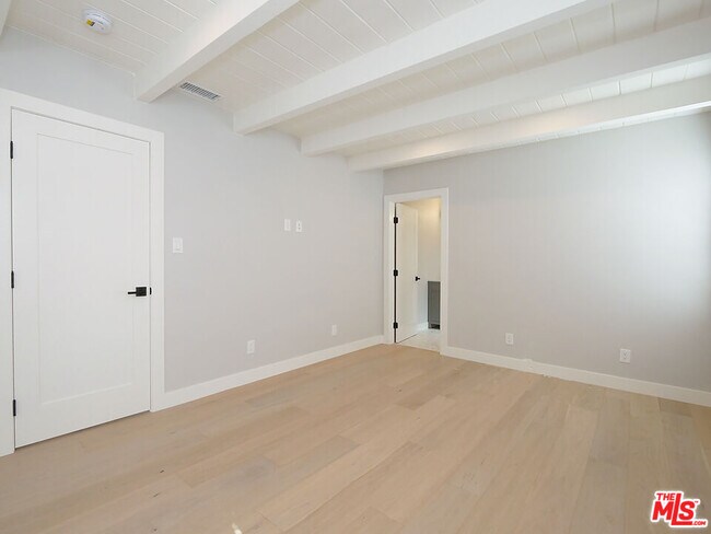 Building Photo - 11323 Utopia Ave