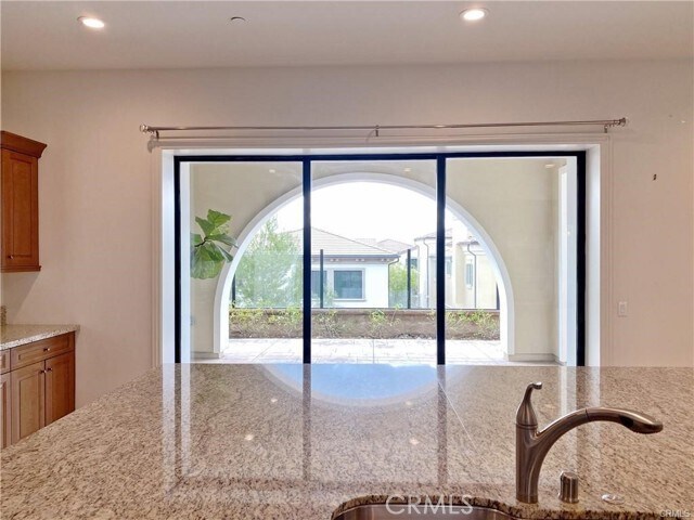 Building Photo - 109 Gardenview