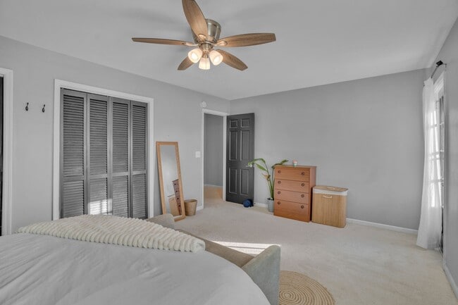 Building Photo - 4001 Anderson Rd