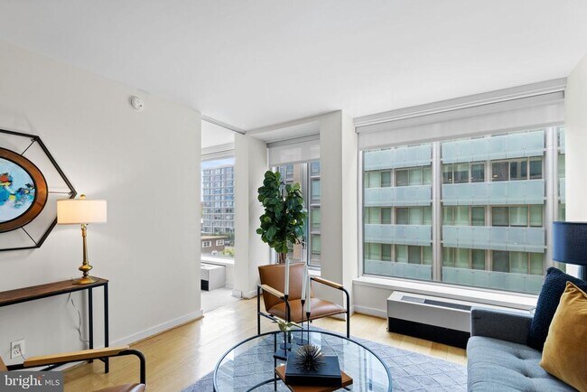 Building Photo - 1101 3rd St SW