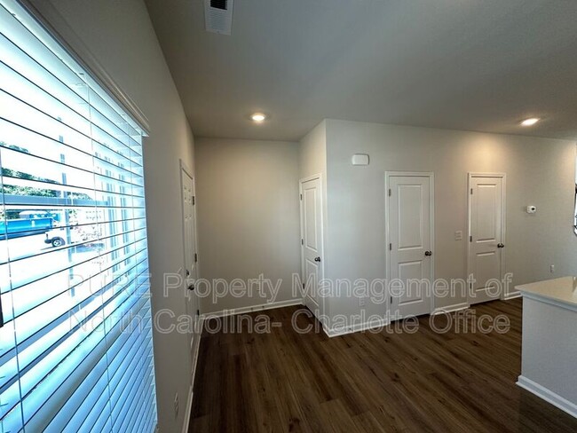 Building Photo - 1835 Autumn Mist Dr