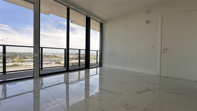 Building Photo - 1170 E Hallandale Beach Blvd
