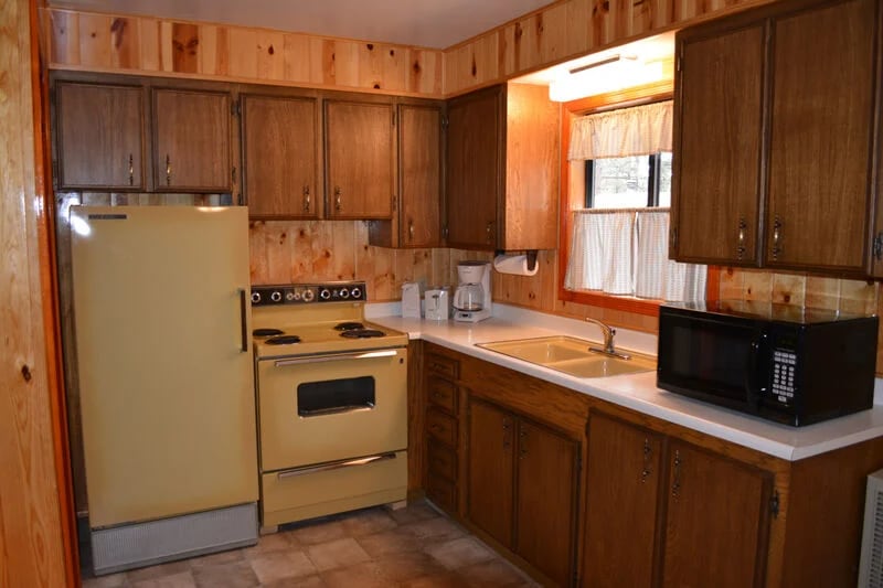 Building Photo - 237 E White Mountain Blvd