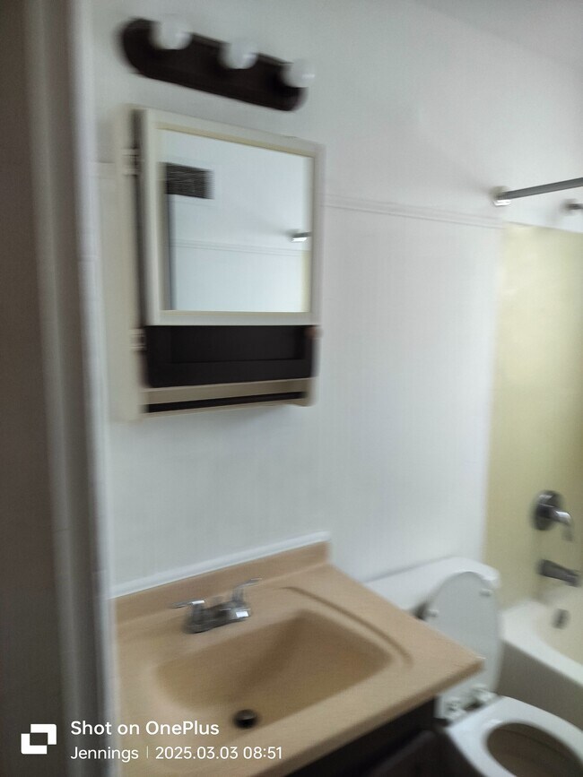 Building Photo - 5640 Sapphire Ave