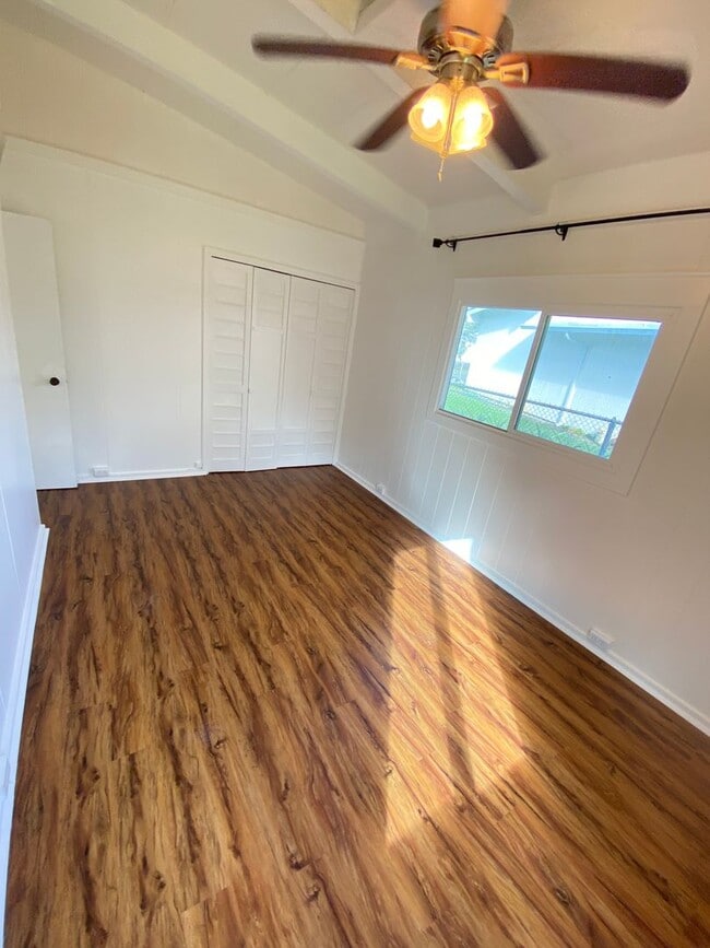 Building Photo - 3 Bedroom, 1.5 Baths