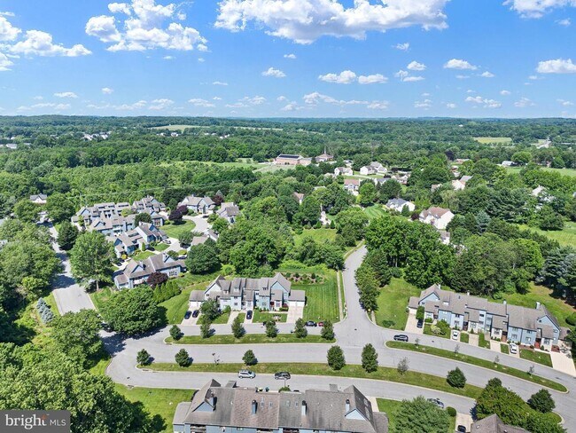 Building Photo - 109 Foxfire Dr