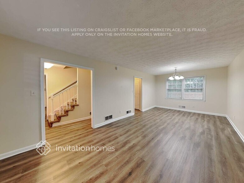 Building Photo - 1569 Briarwood Ln SW