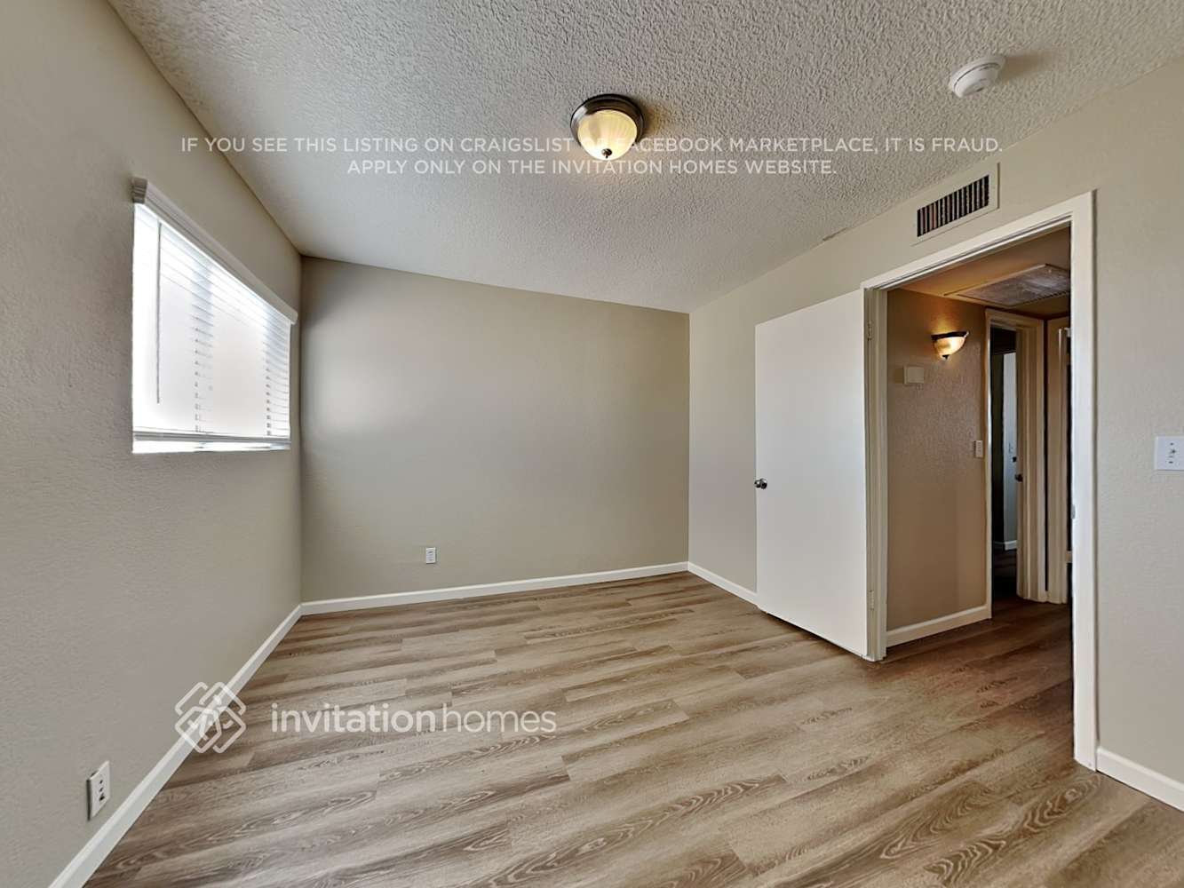 Building Photo - 560 S Wilbur