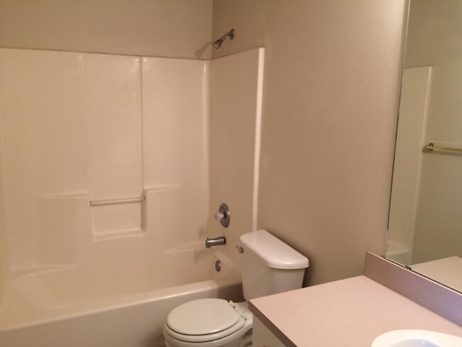 Building Photo - 610 24th St