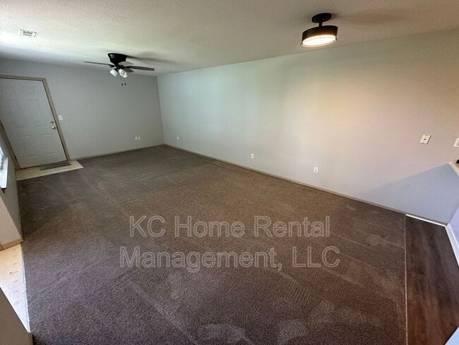 Building Photo - 2128 Highridge Dr