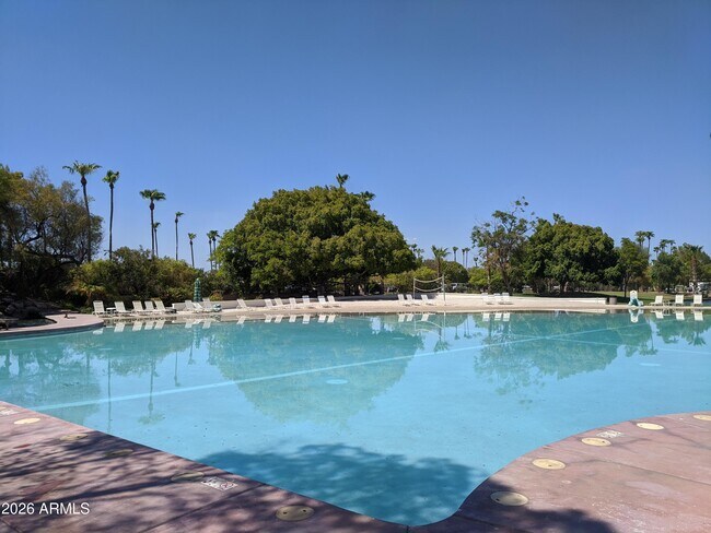 Building Photo - 1321 N Jamaica Way