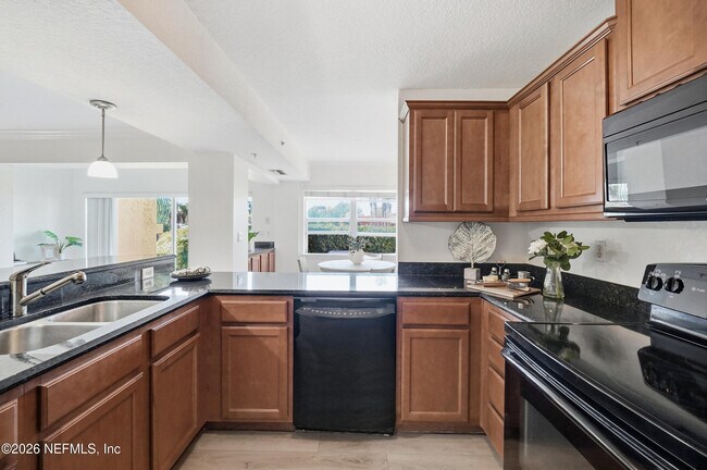 Building Photo - 204 Laguna Villa Blvd