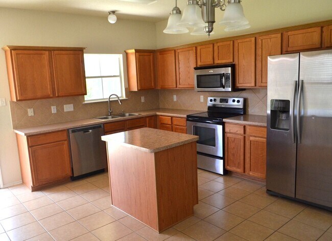 Building Photo - 3 bedroom, 2 bath house