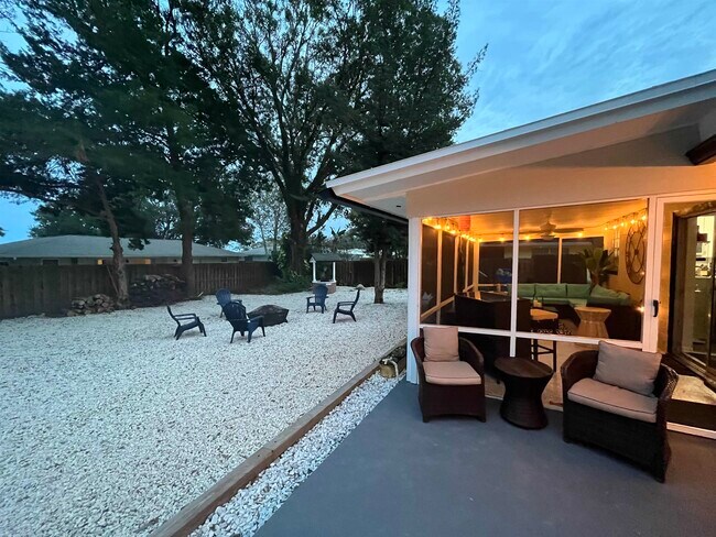 Building Photo - 1010 San Remo Rd