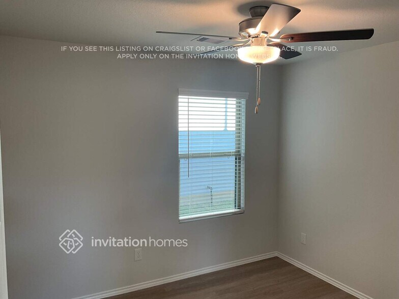 Building Photo - 10715 Sunlit St