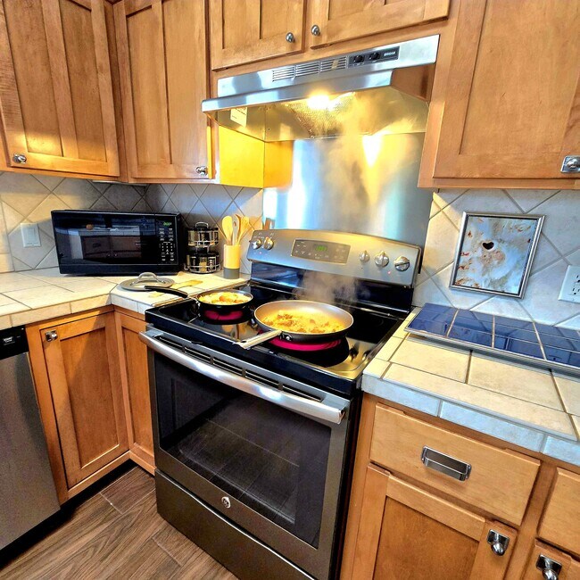 Building Photo - 11333 Desert Trailways Ln