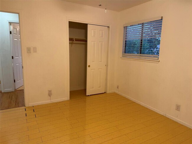 Building Photo - 6307 Huntleigh Way