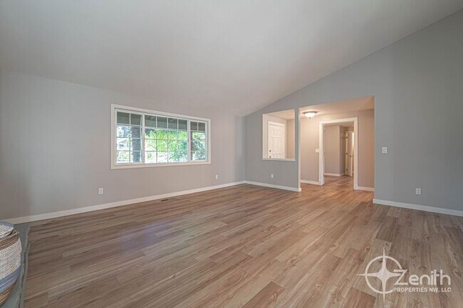 Building Photo - 1701 SE 123rd Ave