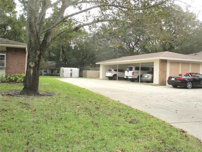 Building Photo - 2225 Lark Cir W