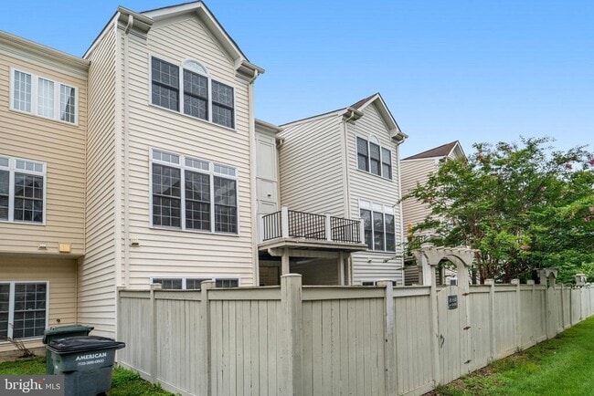 Building Photo - 24949 Bannockburn Terrace