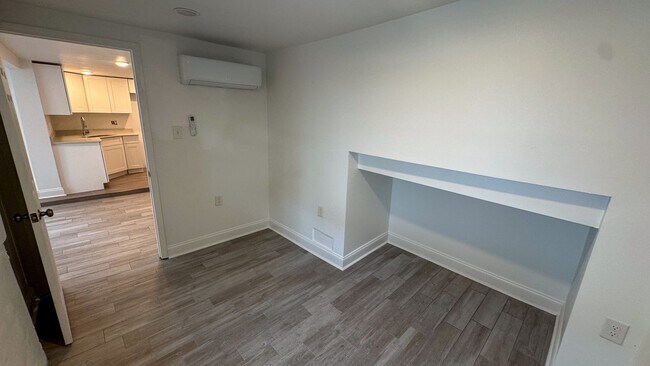 Building Photo - 7423-7429 Hampson - 7423 Basement Left