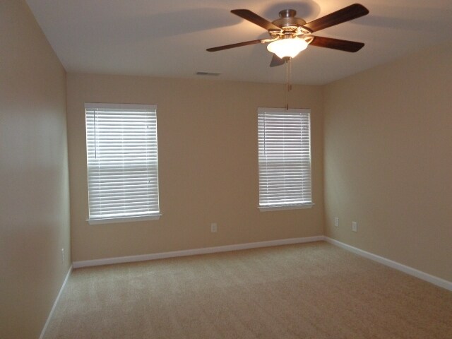 Building Photo - 484 Albion Cir