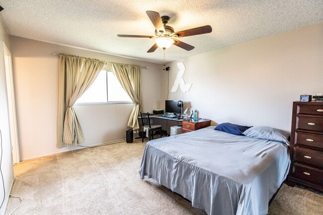 Building Photo - 6 Bedroom 3.5 Bathroom Tri-Level Home In Tempe close to ASU