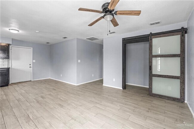 Building Photo - 10 E Wells St