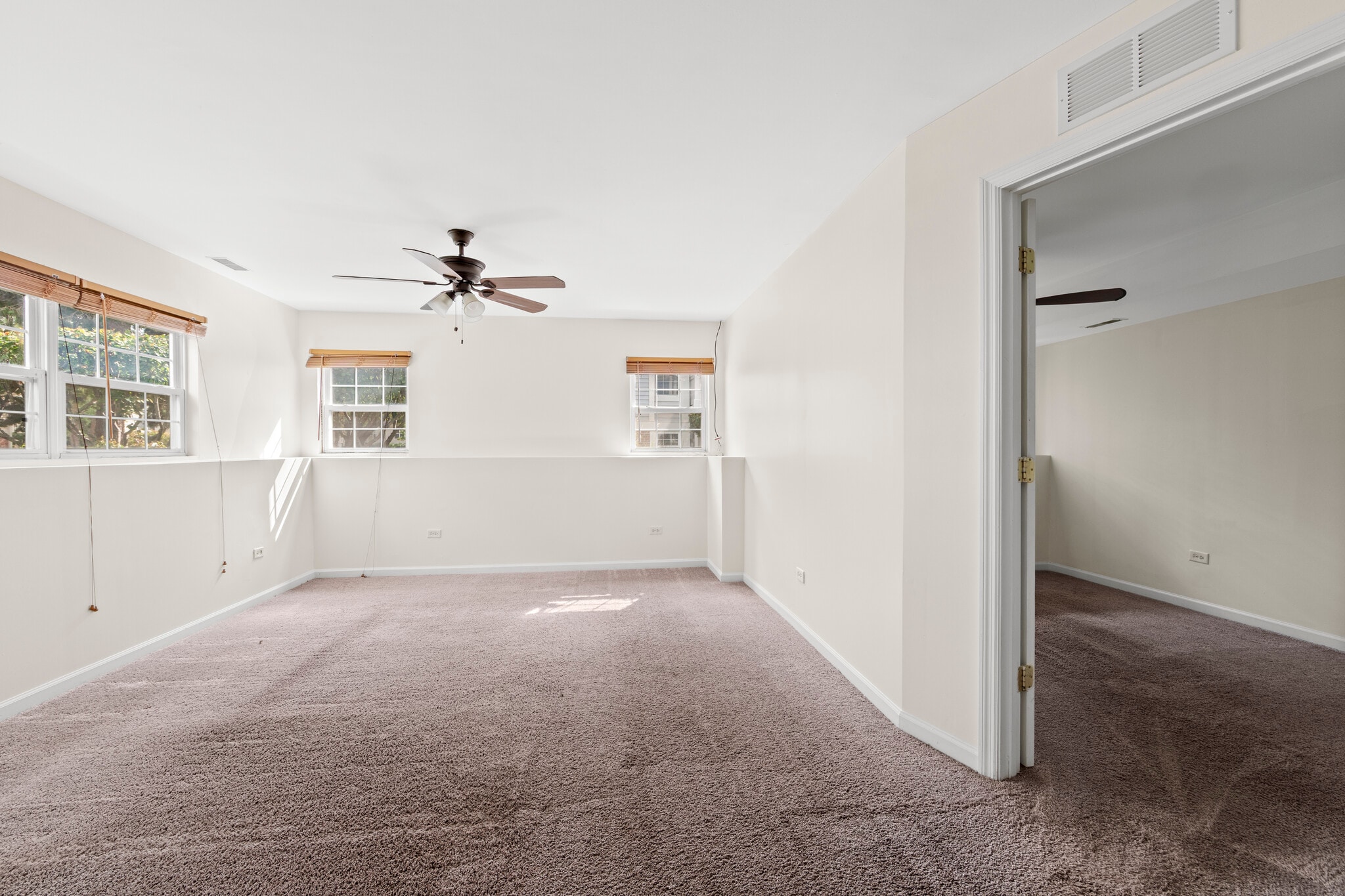 Building Photo - 992 Manchester Cir