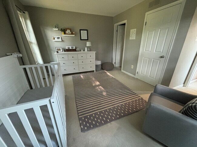 Building Photo - 1461 Conifer Dr