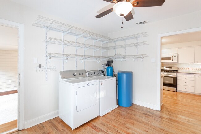 Building Photo - 349 Irvington Dr