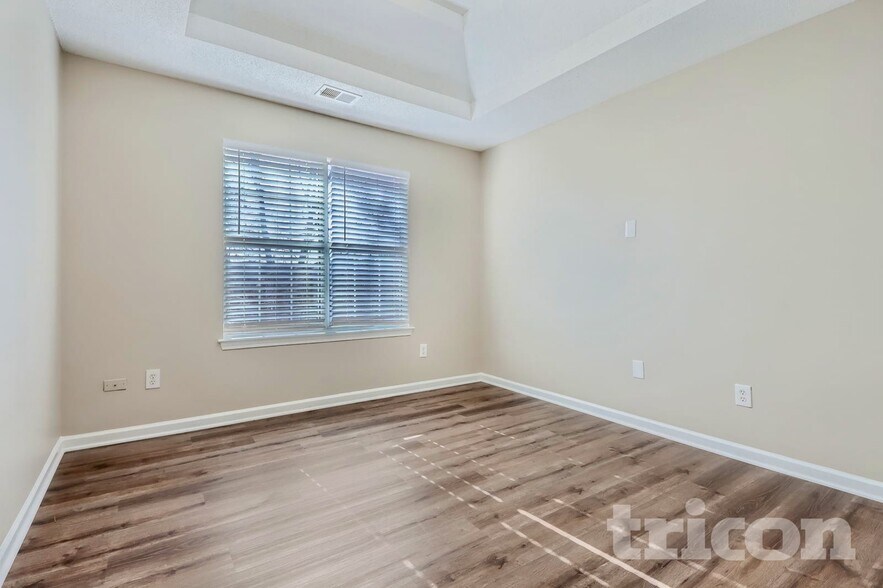 Building Photo - 589 Lakewater View Dr