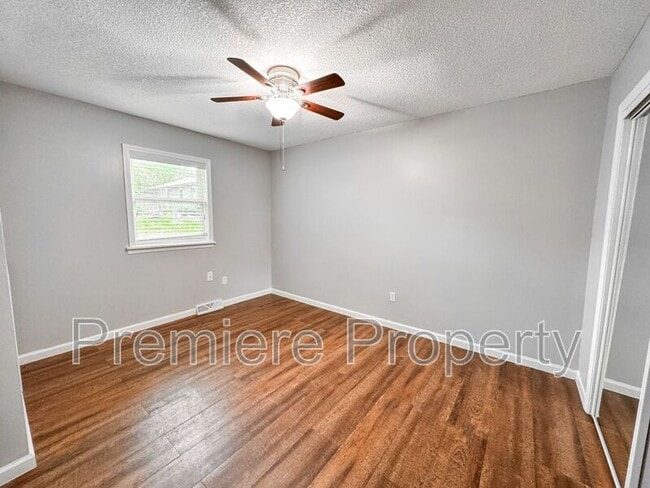 Building Photo - 3908 Springfield St