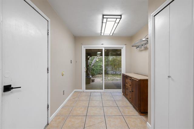 Building Photo - 5588 Squires Dr