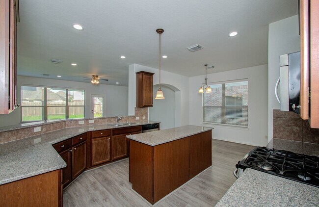 Building Photo - 22314 Mosshall Ct