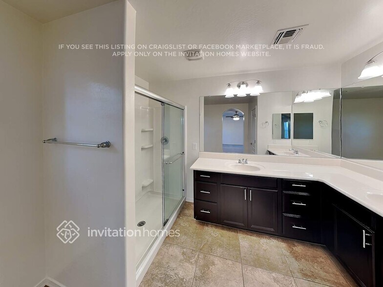 Building Photo - 29056 N 124th Dr