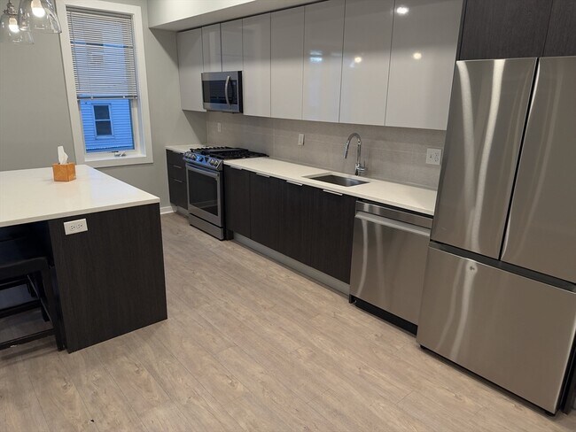 Building Photo - 14 Ward St