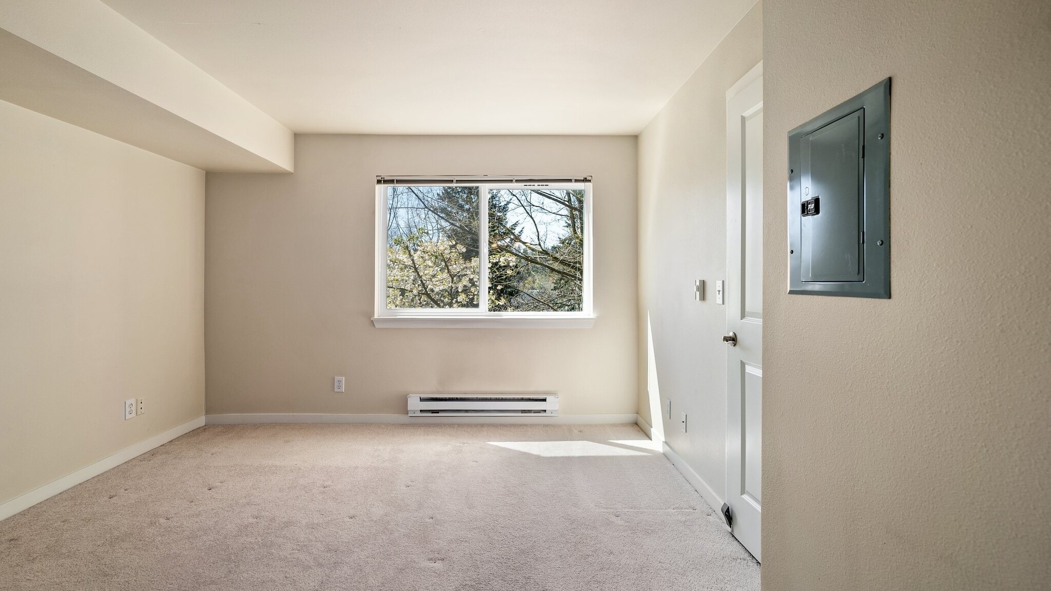 Master bedroom - 3910 243rd Pl SE