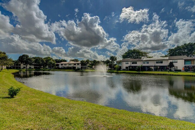 Building Photo - 7911 Eastlake Dr