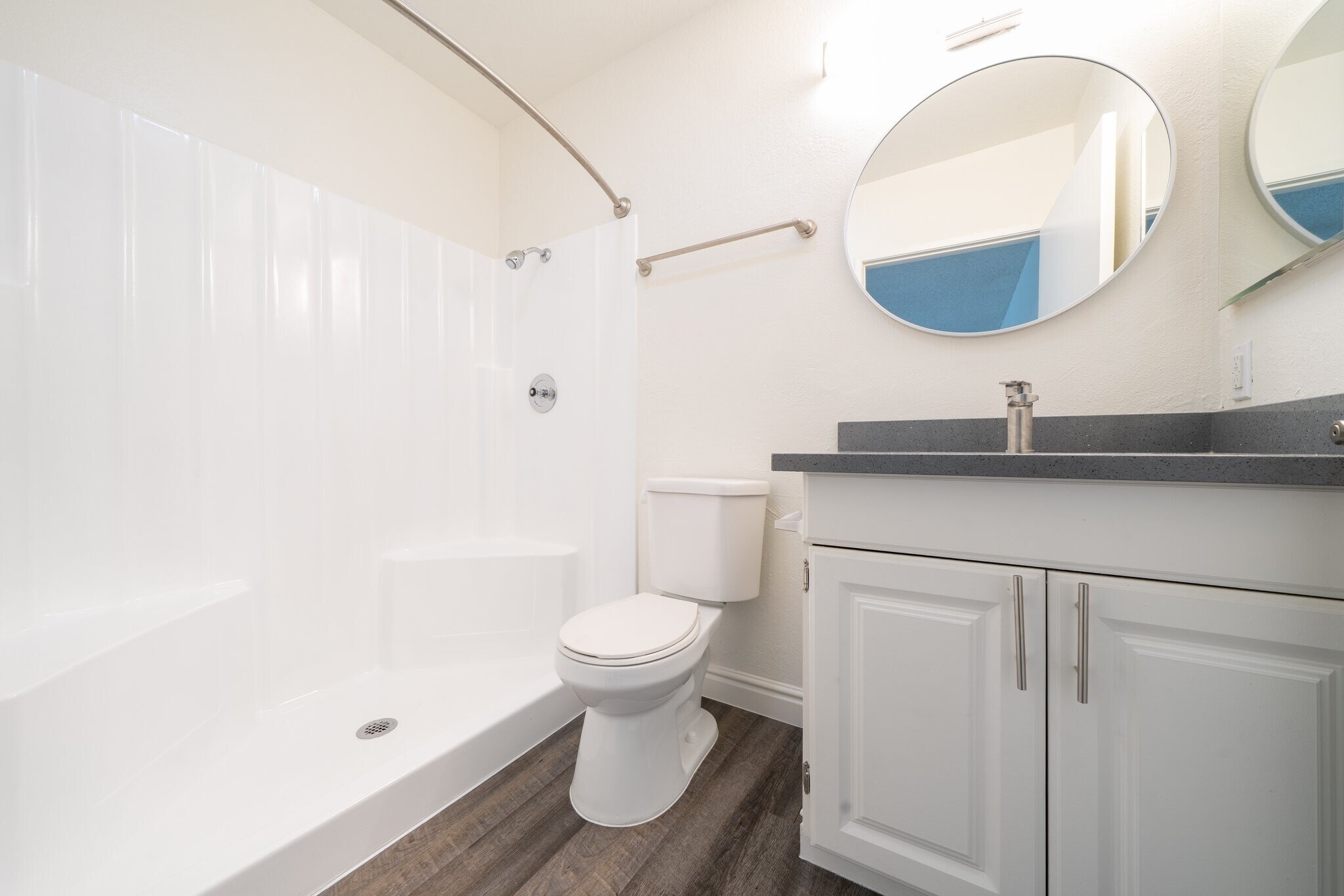 Building Photo - 1440 Oak Dr