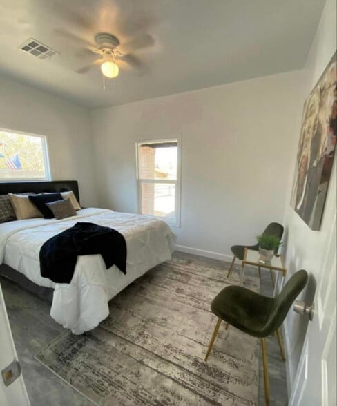 Building Photo - 1533 E Garfield St