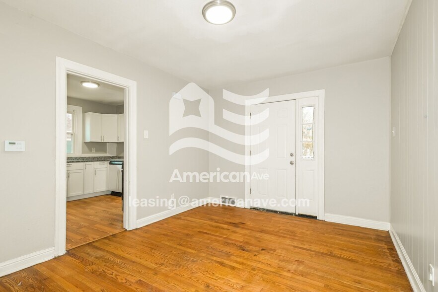 Building Photo - 3825 Melba Pl