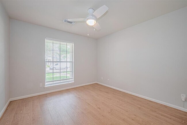 Building Photo - 2530 Bandelier Dr