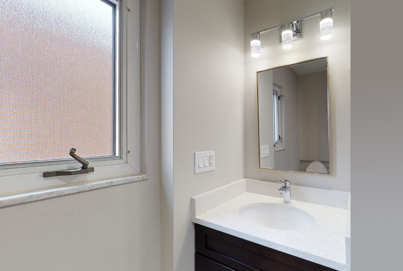 Building Photo - 1819 E Carson St