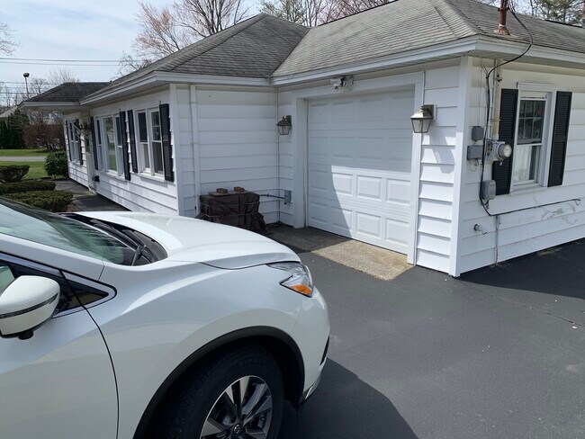 Building Photo - 4 Weiser St