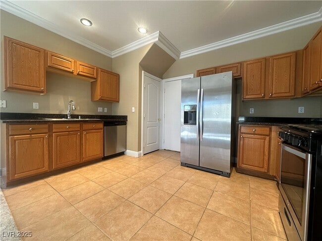 Building Photo - 5023 Auburn Skyline St