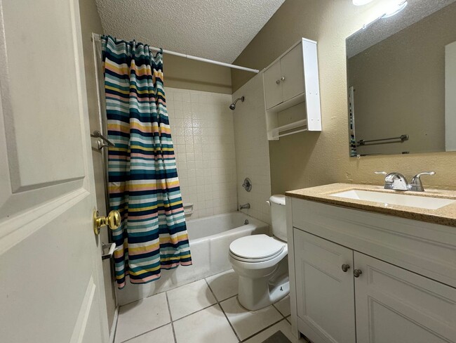 Building Photo - 831 Swinging Spear Rd