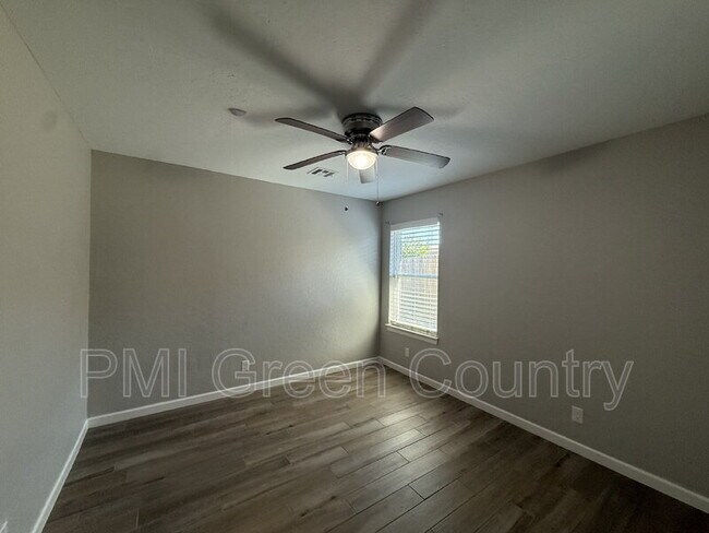 Building Photo - 21025 E 40th Pl S