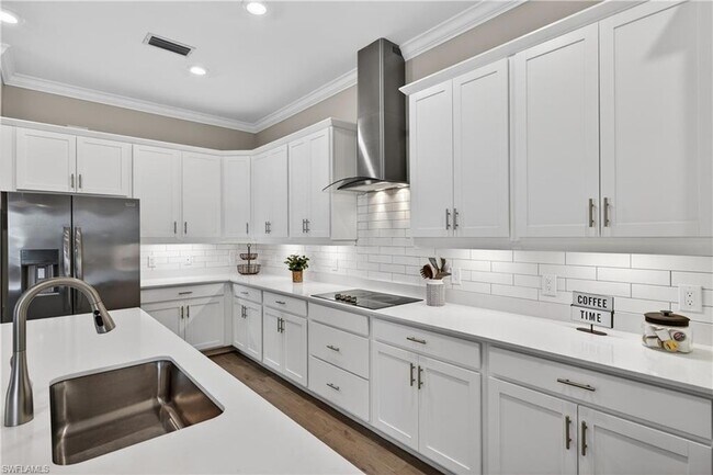 Building Photo - 5856 Sunningdale St